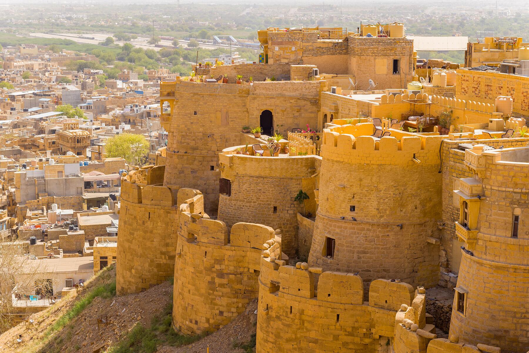 Jaisalmer – The Golden City with Palace on Wheels Train
